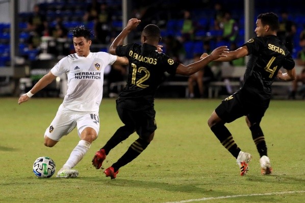 Pavón, en acción ante Los Angeles FC (Foto: Getty)