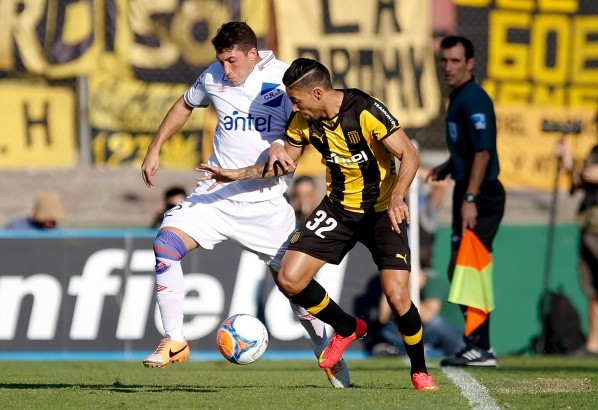 Urretaviscaya suma minutos con Peñarol (Getty Images).
