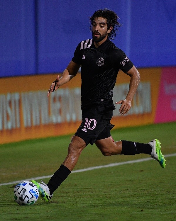 Rodolfo Pizarro se salvó de una tremenda sanción en lo personal (Getty Images)
