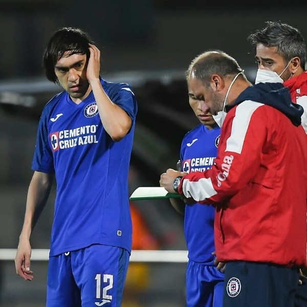 ‘Shaggy’ Martínez’ ya disputó sus primeros minutos como jugador de Cruz Azul (@shaggymtzof)