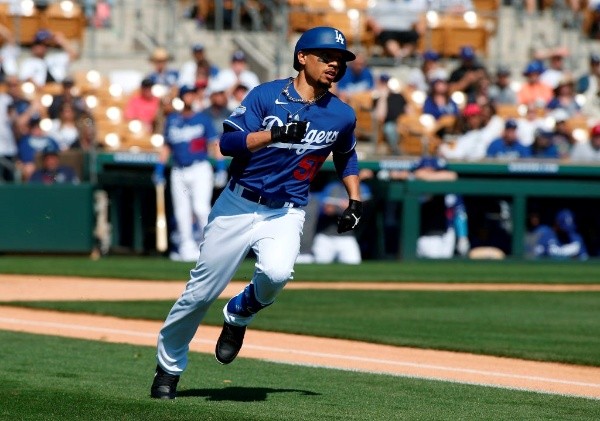 Betts llegó desde Boston Red Sox (Getty)