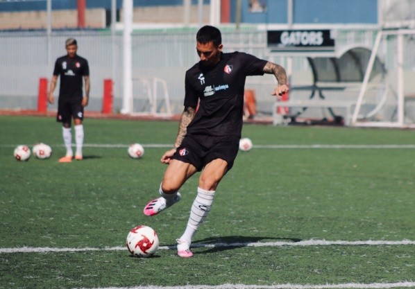 Javier Correa peleará por un lugar en la delantera (@atlasfc)