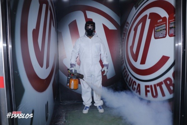 Sanitización del Nemesio Diez (Foto: Toluca FC)