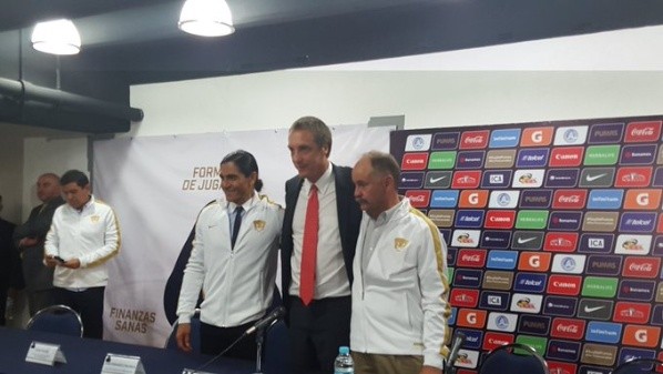 Ares de Praga en su paso por Pumas (Twitter)