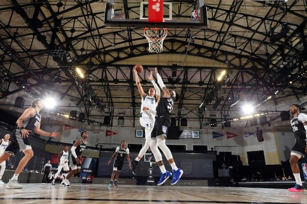 Partido entre Mavericks y Kings en la burbuja de la NBA (Getty Images)