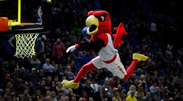 He reads bedtime stories online. (Getty)