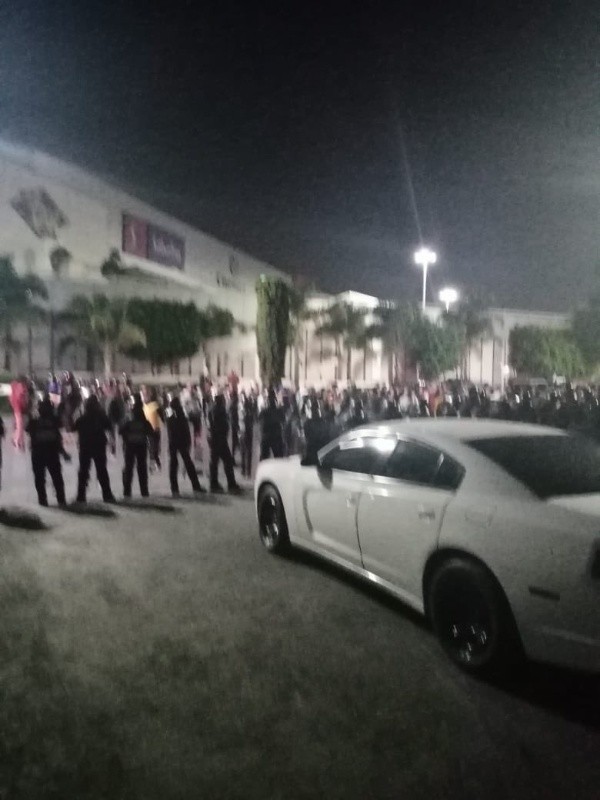 La policía llegó a las instalaciones del corporativo de Cruz Azul a eso de las 3 am. (Twitter umajesto)