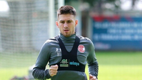 Pablo López aguarda por su oportunidad (Tw: Toluca).