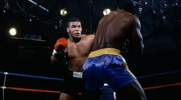 Mike Tyson vs Mark Young (Getty)