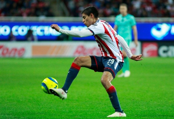 Ronaldo Cisneros Chivas Guard1anes 2020