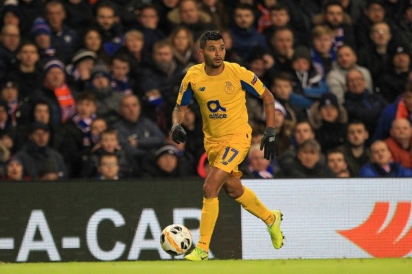 Tecatito Corona, Mexicanos en el extranjero, Porto, Primeira Liga, Rui Costa