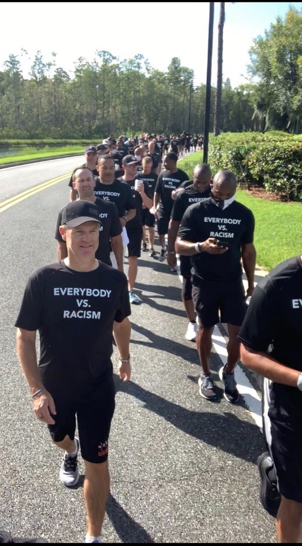 Así fue la protesta de los árbitros de NBA (@OfficialNBARefs)