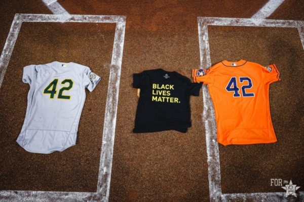 El homenaje de Astros y Athletics a Jackie Robinson (@astros)