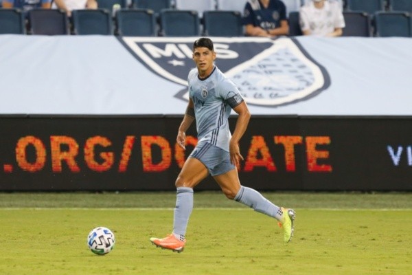 Alan Pulido extraña a Chivas.