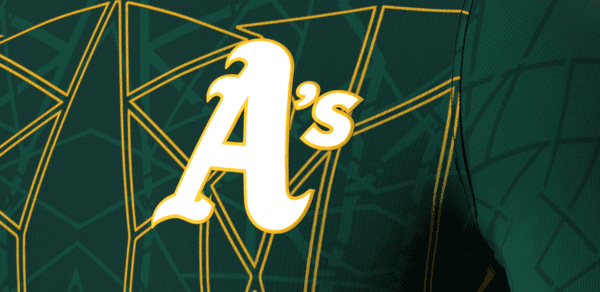 El escudo es el logotipo clásico de la gorra de Oakland ‘A’.