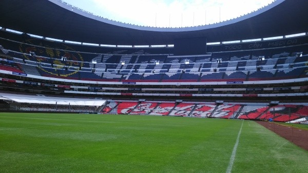 El Estadio Azteca cuenta con varias víctimas de lesiones. Jam Media.