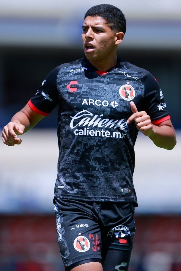 Vçitor Guzmán contagiado con COVID-10