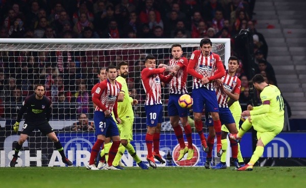 Messi es un francotirador desde cualquier posición. (Getty)