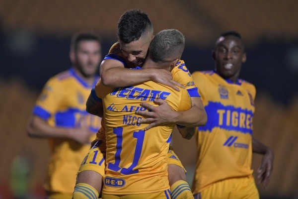 Los uruguayos festejan el 2-0 de Tigres UANL (Getty Images)