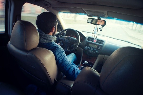 Conducir de forma precavida es una forma de evitar accidentes automovilísticos. Fuente: Pexels