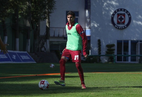 Josué Reyes en un entrenamiento. (Foto: Cruz Azul)