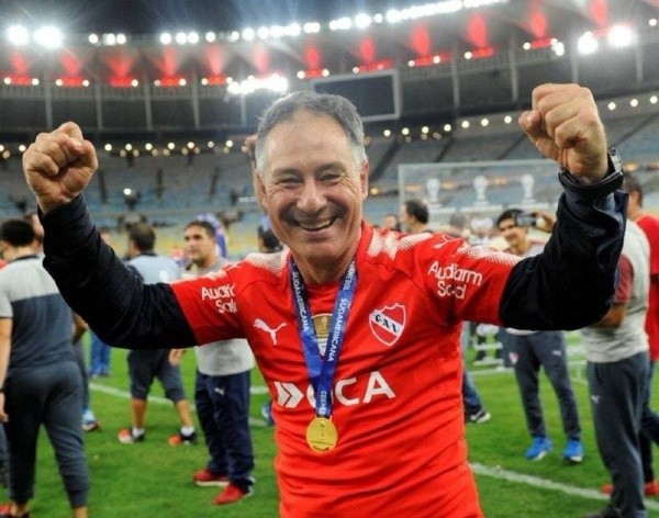 Holan: bateu o Flamengo na final da Sul-Americana em 2017