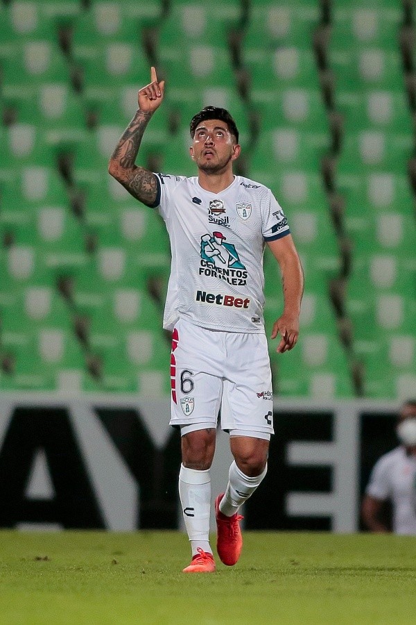 Víctor Guzmán anotó el 0-1 que empezó a liquidar la historia (Getty Images)