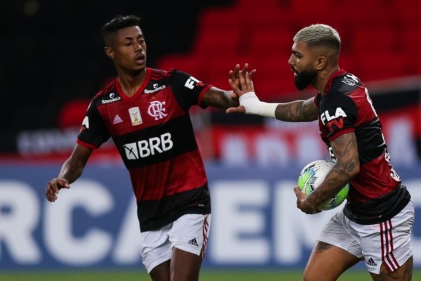 Bruno Henrique e Gabigol comemoram gol do Flamengo. Foto: Getty Images