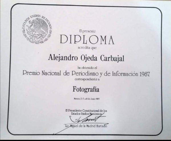 El diploma que recibió Ojeda por su labor. (Foto: El Heraldo de México)