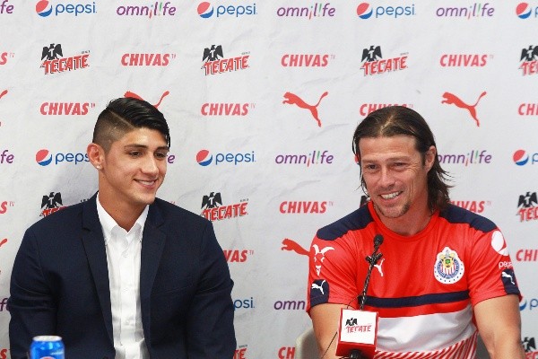 Matías Almeyda y Alan Pulido