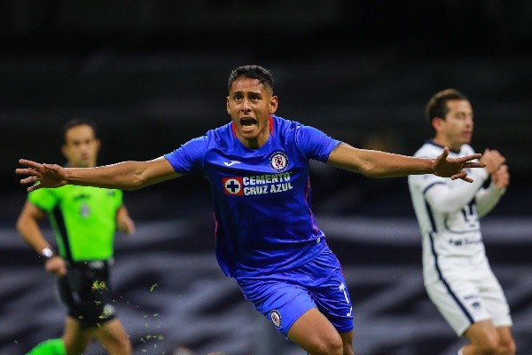 Luis Romo, dueño de la mitad de cancha celeste (Getty Images)