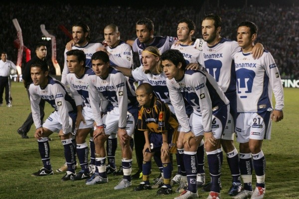 Alineación titular de Pumas en la Final del Apertura 2004 (JAM Media)