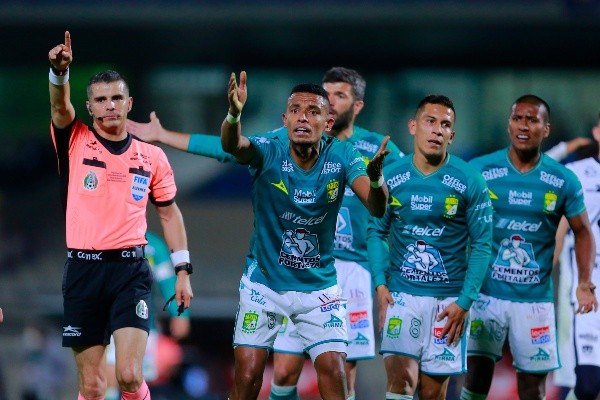 William Tesillo, indignado por la expulsión de Steven Barreiro (Getty Images)