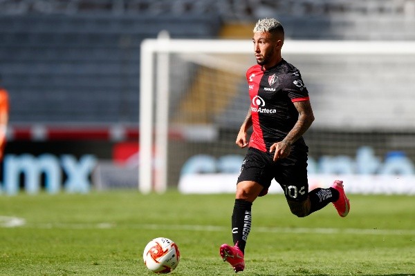 Luciano Acosta, mediocampista argentino de Atlas. Foto: Getty