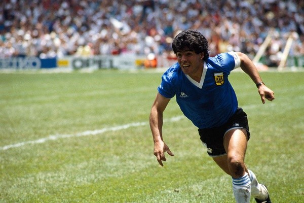 Diego Armando Maradona con la emblemática playera azul de Argentina en México 86. (Getty Images)