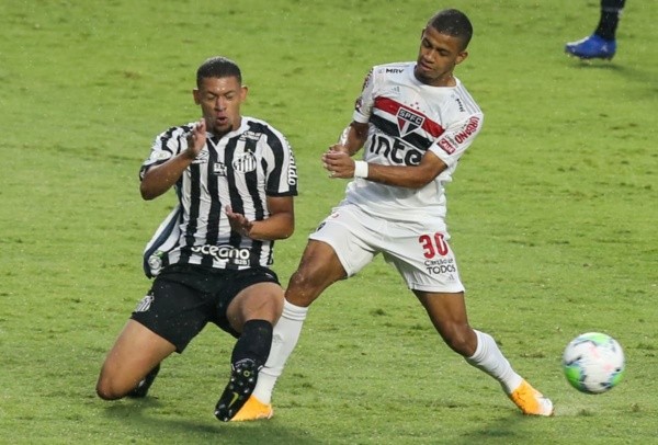 Na última rodada, o São Paulo perdeu para o Santos por 1 a 0 (Foto: Getty Images)
