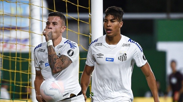 Jobson comemora gol do Santos na Libertadores. Foto: Getty Images