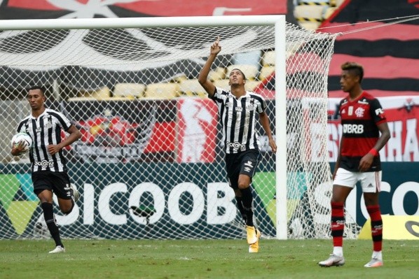 O Santos faz seu penúltimo jogo antes da decisão da Libertadores (Foto: Getty Images)