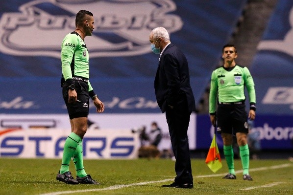 Aguirre no puede encauzar a Rayados (Imago 7)