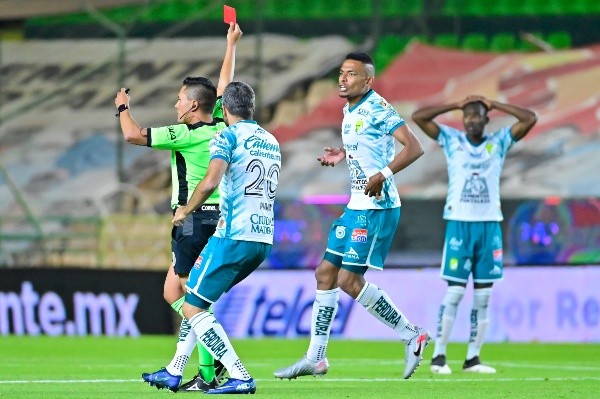 William Tesillo, defensa de León.