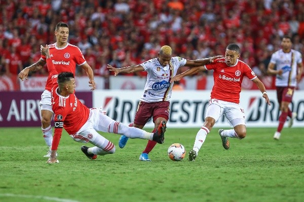 Campaz enfrentou o Internacional defendendo o Tolima na Libertadores de 2020 (Foto: Getty Images)