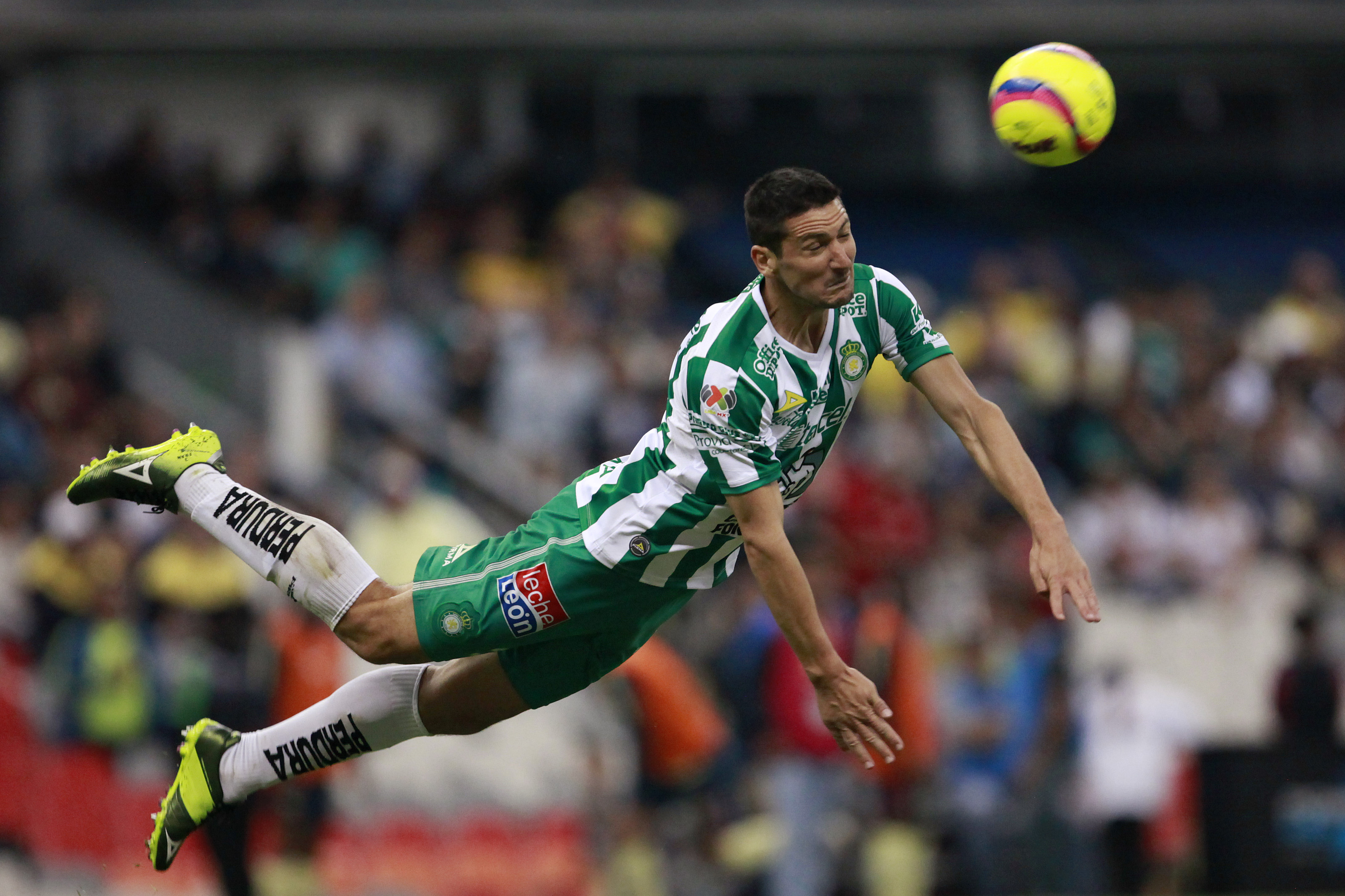 Guillermo Burdisso, defensa de Lanús. Foto: JAM Media
