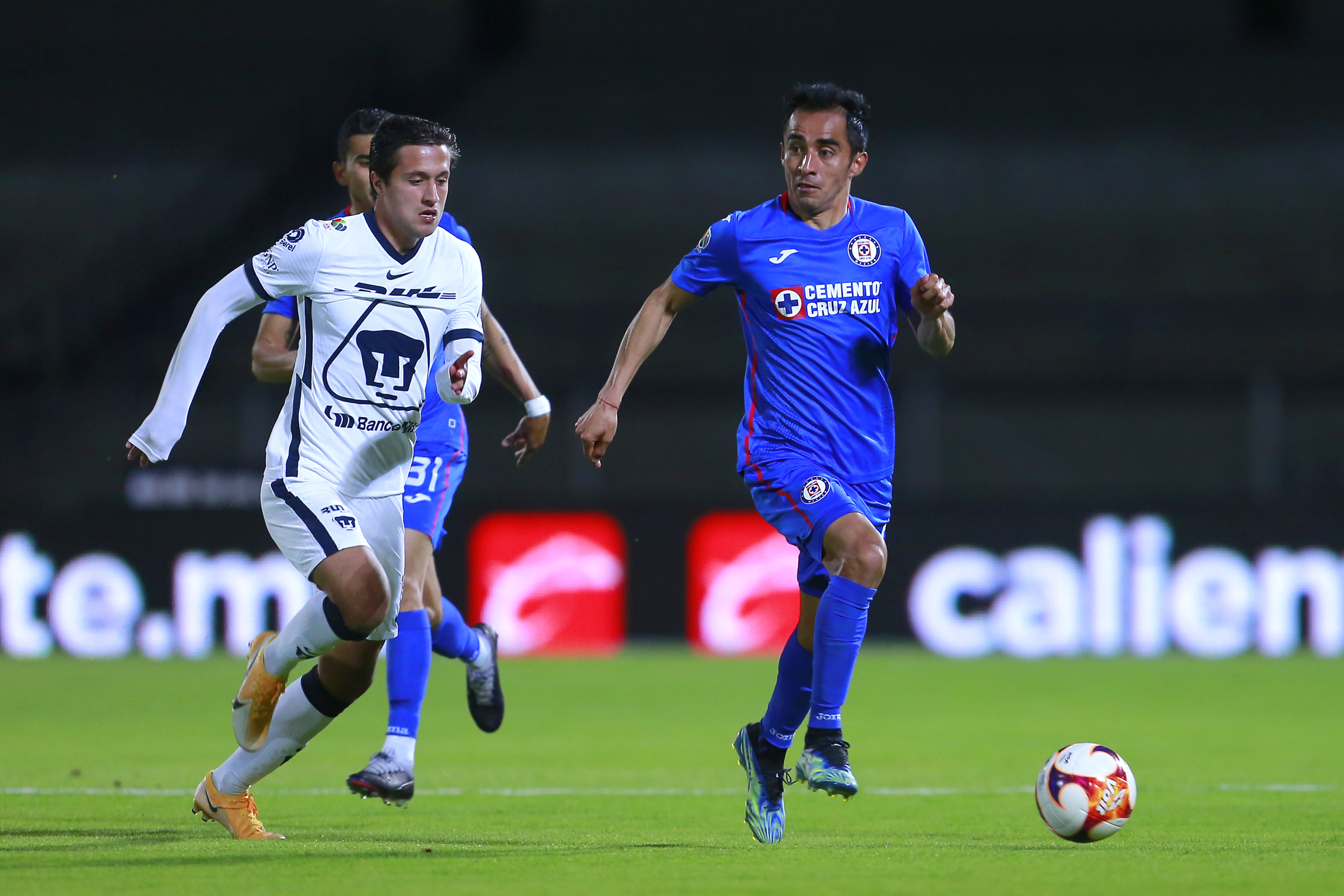 Rafael Baca fue criticado por la afición. Jam Media.