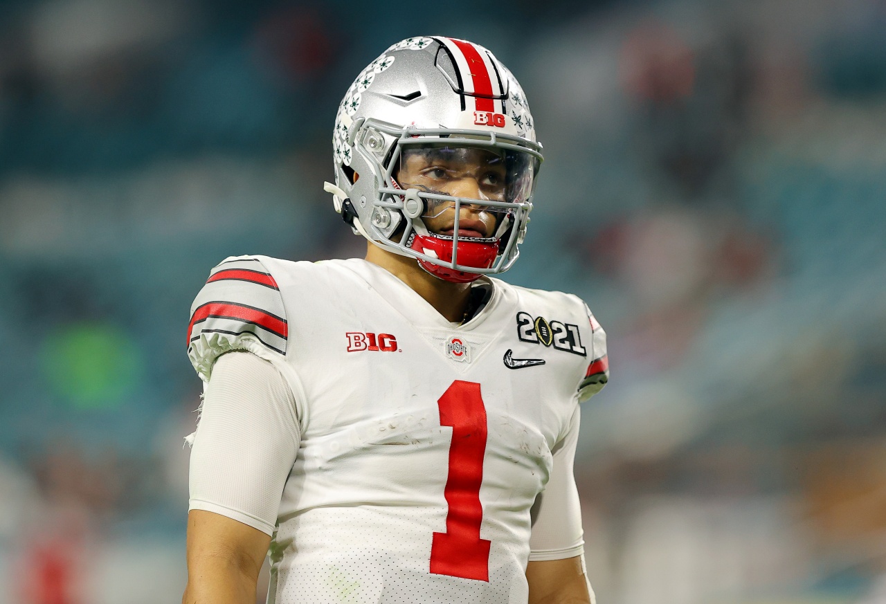 1.- Justin Fields (Getty)