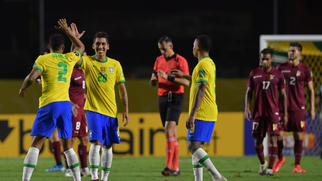 Seleção brasileira comemorando gol. (Foto: Getty Images)