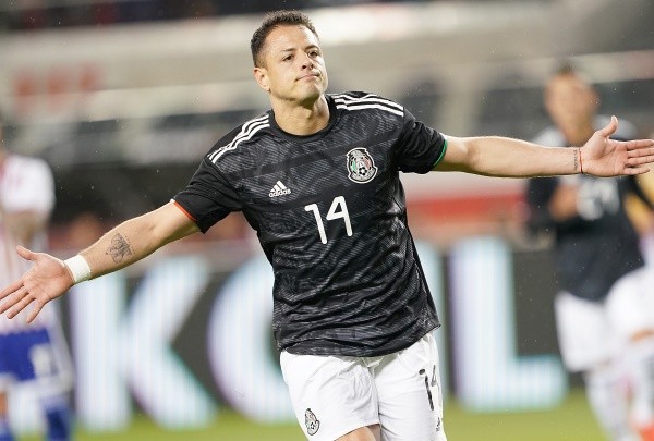 Chicharito sigue siendo convocable por México (Getty).