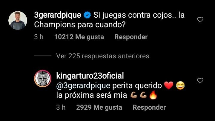 Arturo Vidal Gerard Piqué