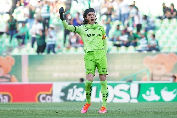 Carlos Acevedo, el dueño del arco lagunero (Imago 7)