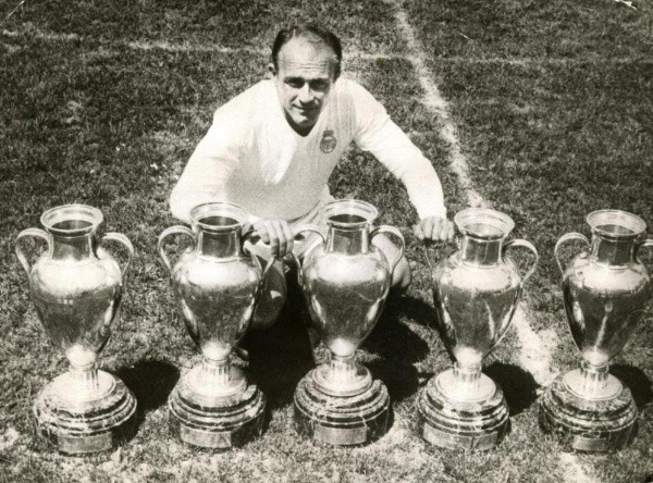 Alfredo Di Stefano, multicampeón de Champions con el Real Madrid