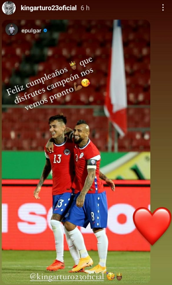 Erick Pulgar saluda a Vidal